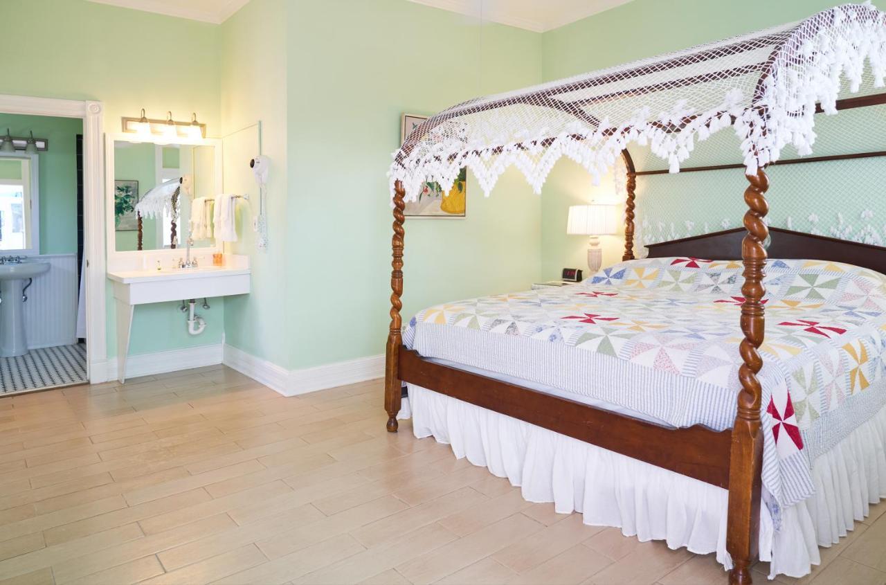קי וסט Amsterdam'S Curry Mansion Inn מראה חיצוני תמונה