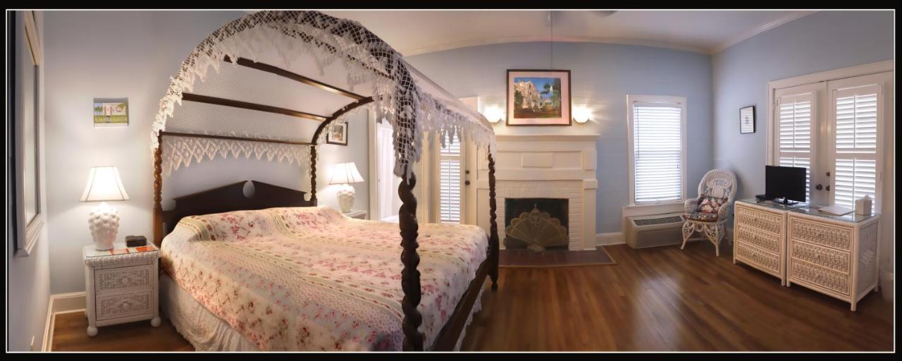 קי וסט Amsterdam'S Curry Mansion Inn מראה חיצוני תמונה