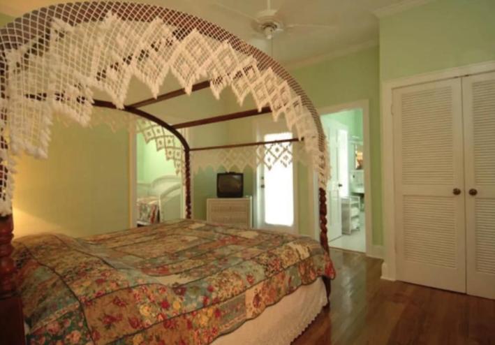 קי וסט Amsterdam'S Curry Mansion Inn מראה חיצוני תמונה