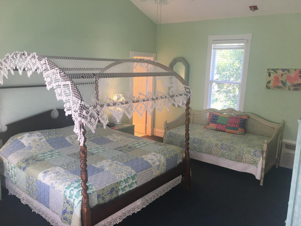 קי וסט Amsterdam'S Curry Mansion Inn מראה חיצוני תמונה