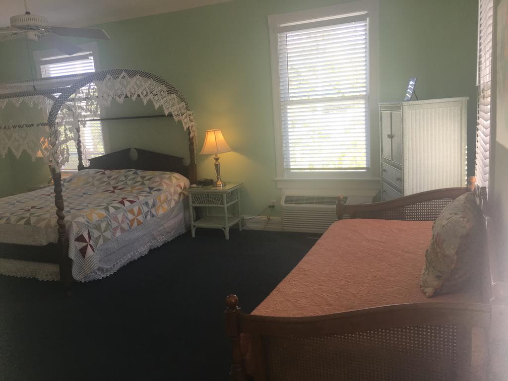 קי וסט Amsterdam'S Curry Mansion Inn מראה חיצוני תמונה